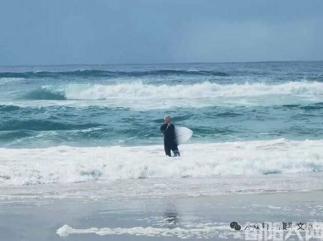 李康平:《异域风情(3):不一样的黄金海岸》(图3) 2.jpg