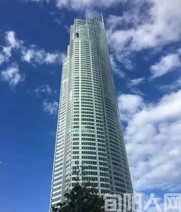 李康平:《异域风情(9):星空塔观景》(图1) 1.jpg