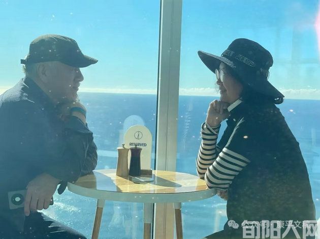 李康平:《异域风情(9):星空塔观景》(图4) 3.jpg