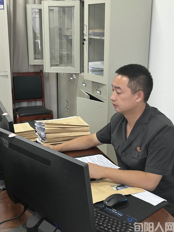 刘力搏：桂花树下&ldquo;法治香&rdquo;