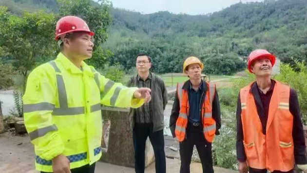 “鲁”力同心·旬阳守路铁军：风雨逆行保农村公路“双节”畅通